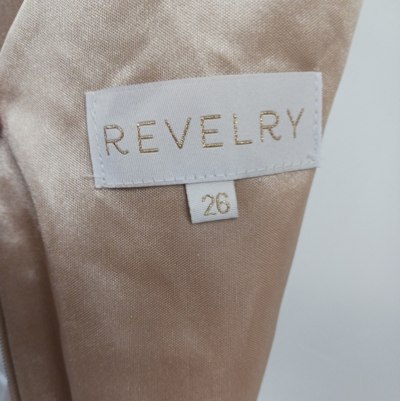 Revelry Maternity Gwen Velvet Dress Size 26 - Picture 6 of 6